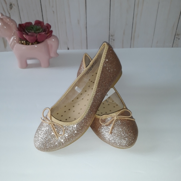 Girl's Cat and Jack Gold Glittery Ballet Flats - Picture 7 of 11